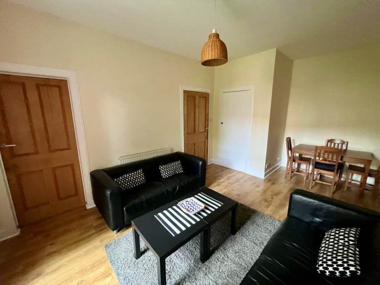 Flat Wheatfield Road in City of Edinburgh