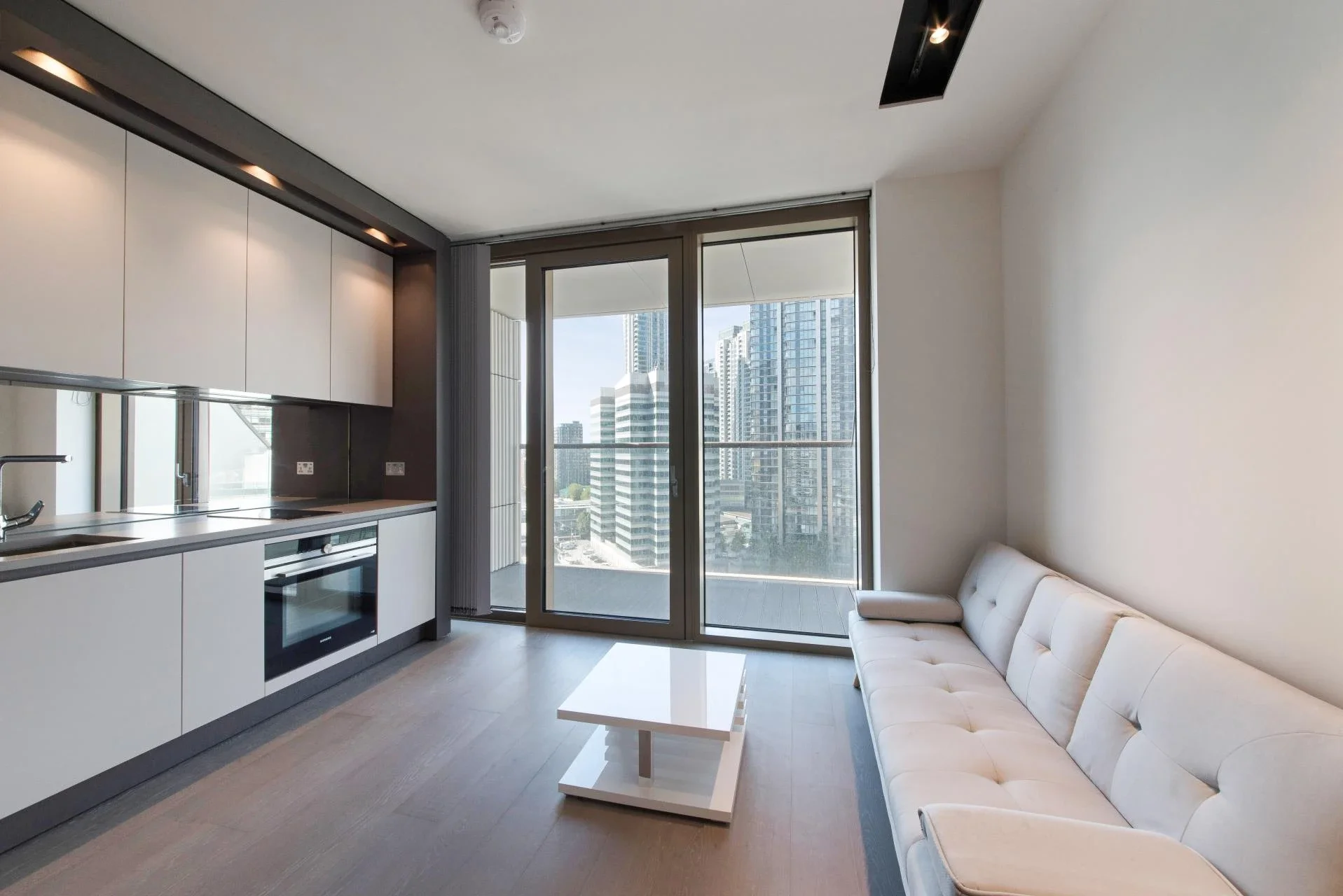 Flat Park Drive in Greater London