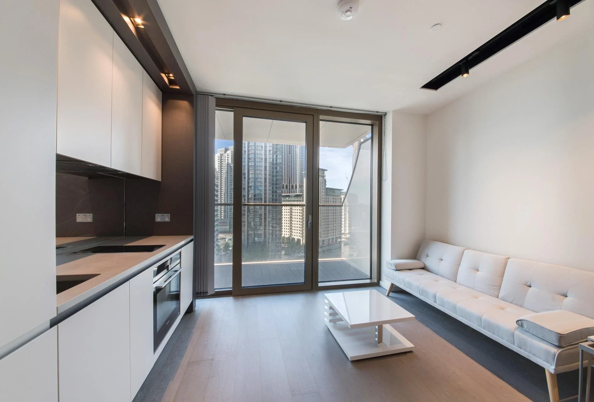 Flat Park Drive in Greater London
