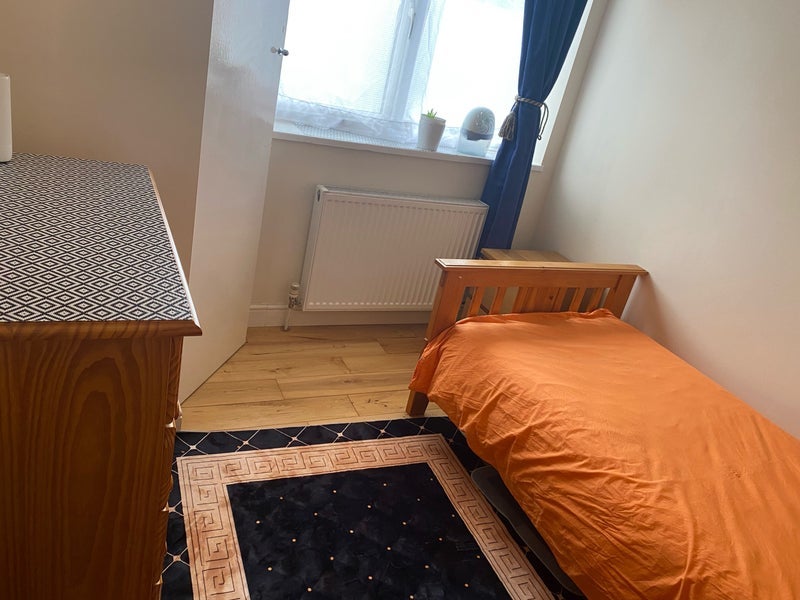 Room Horndean Close in Greater London