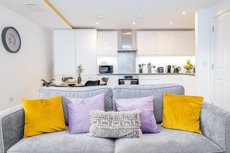 Flat Blackwall Lane in Greater London