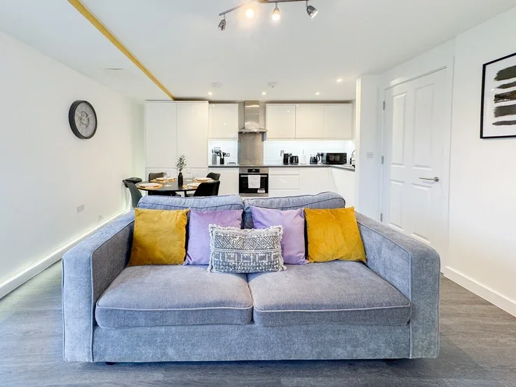 Flat Blackwall Lane in Greater London
