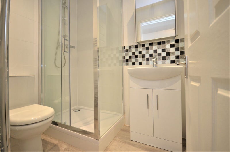 Room Ormiston Grove in Greater London