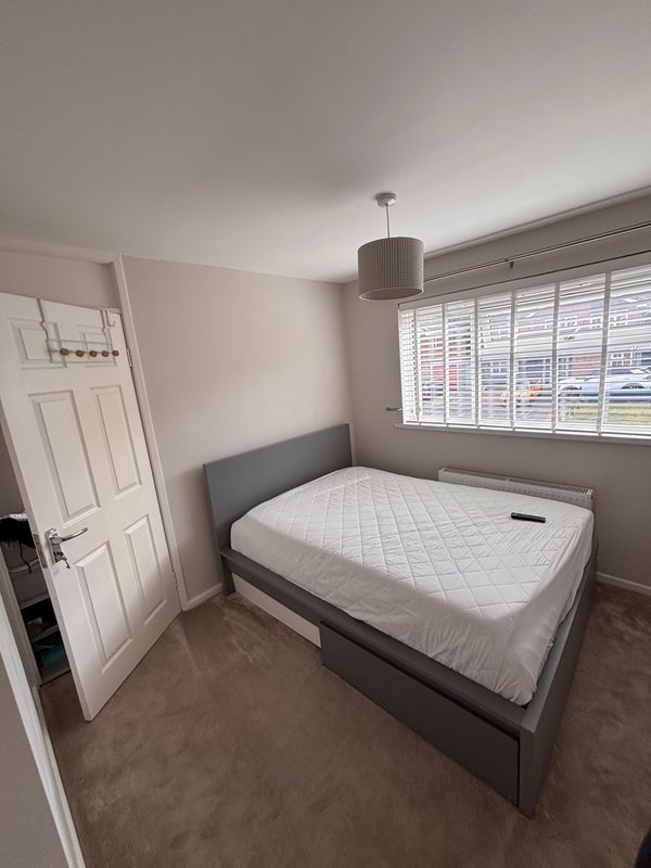 Room Verity Crescent in Poole