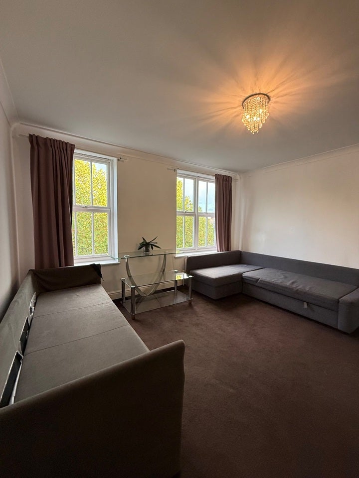 Flat Clarence Gate in Greater London