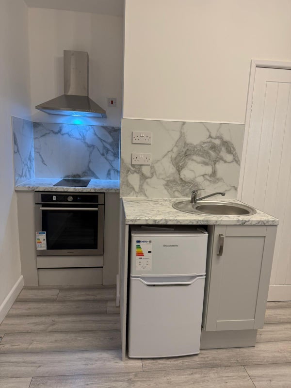 Flat Berkeley Court in Nottingham