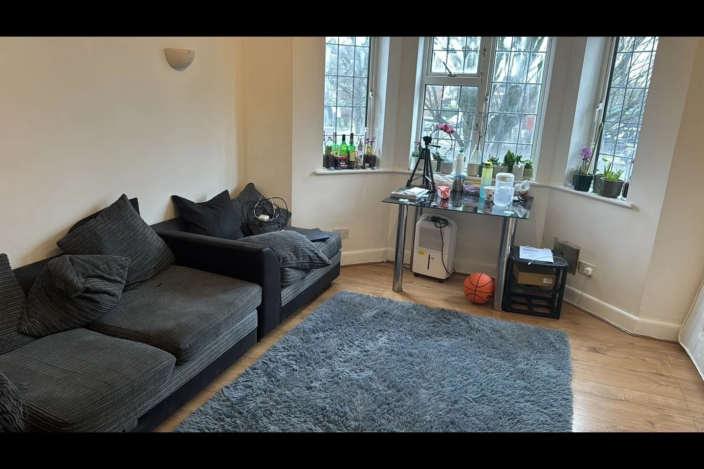 Flat Parklands Court in Greater London