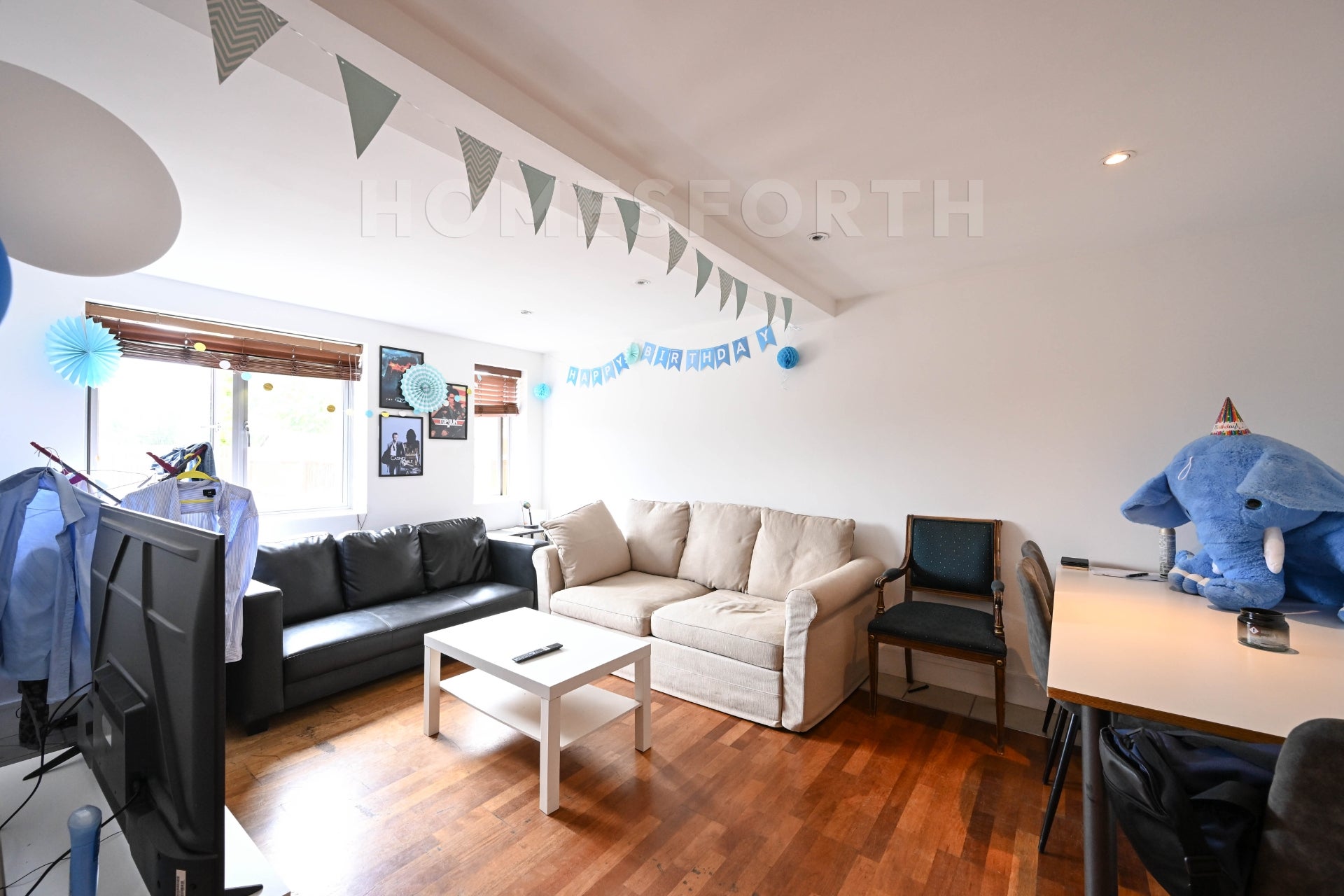Flat Okehampton Road in Greater London