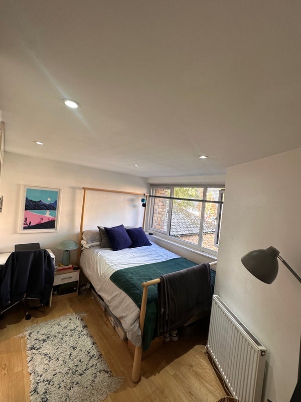 Room Maysoule Road in Greater London