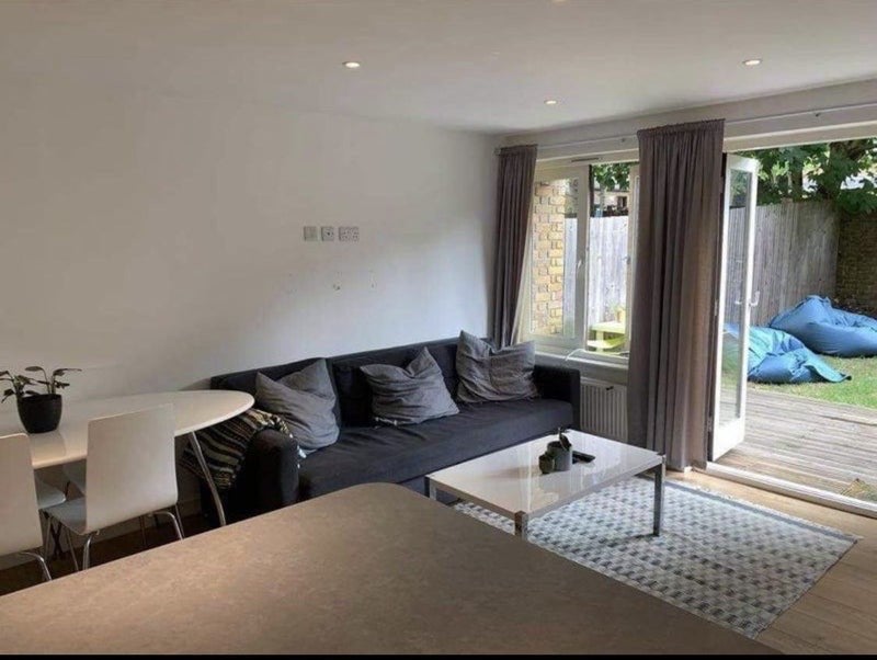 Room Maysoule Road in Greater London