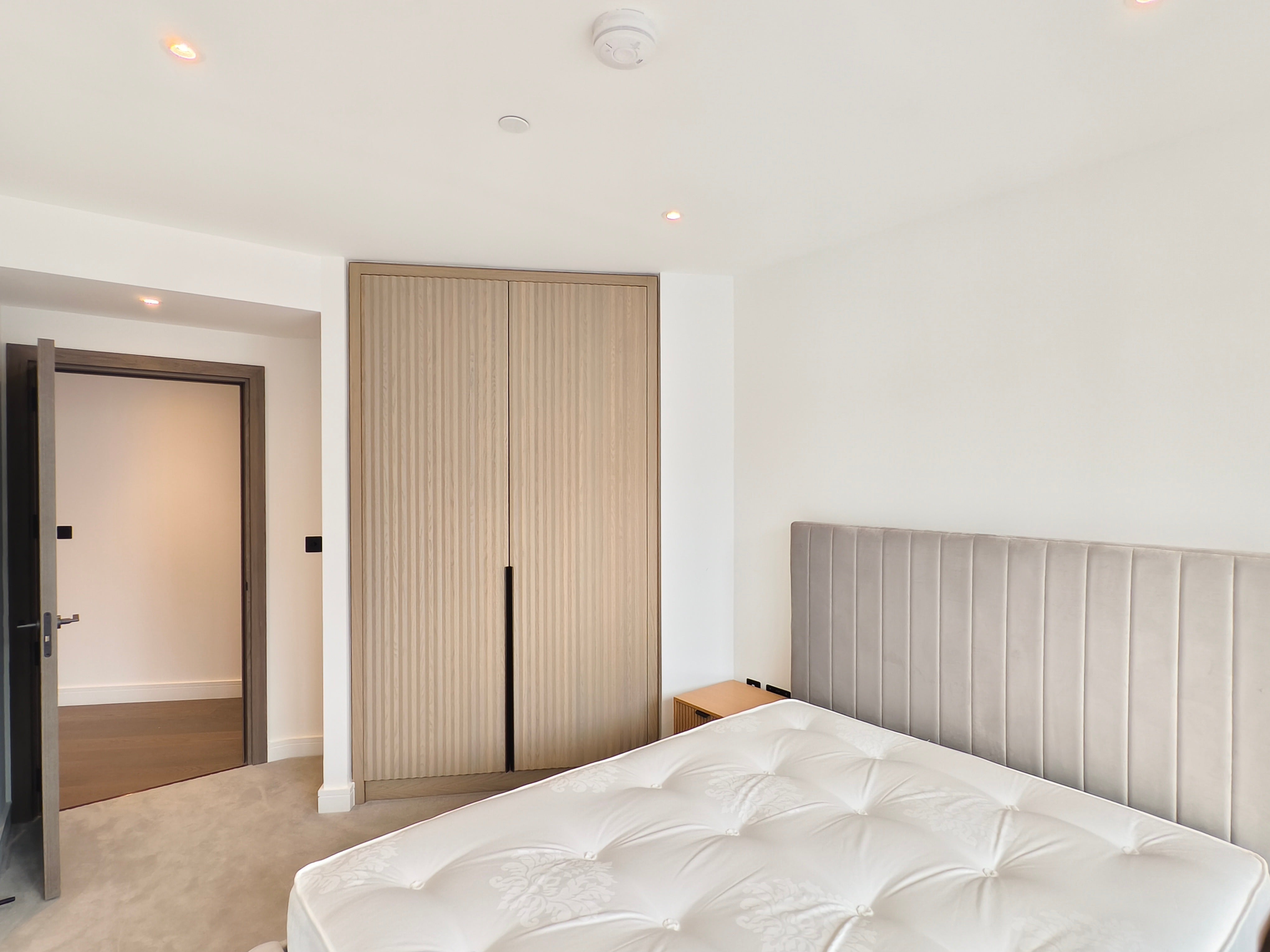 Flat Malthouse Road in Greater London