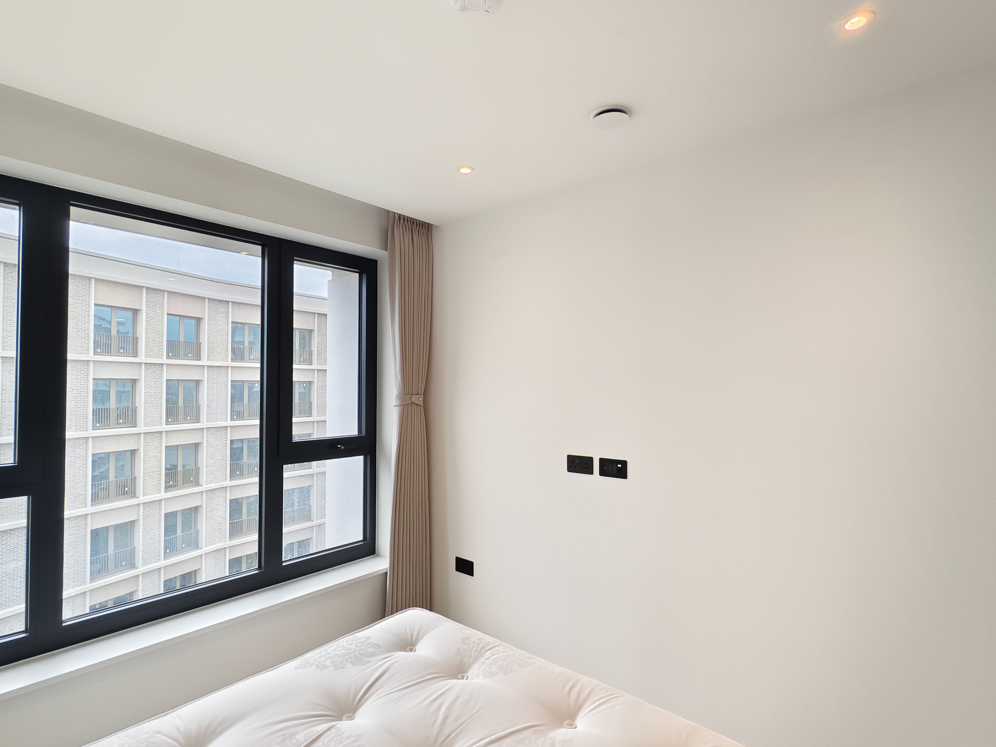Flat Malthouse Road in Greater London
