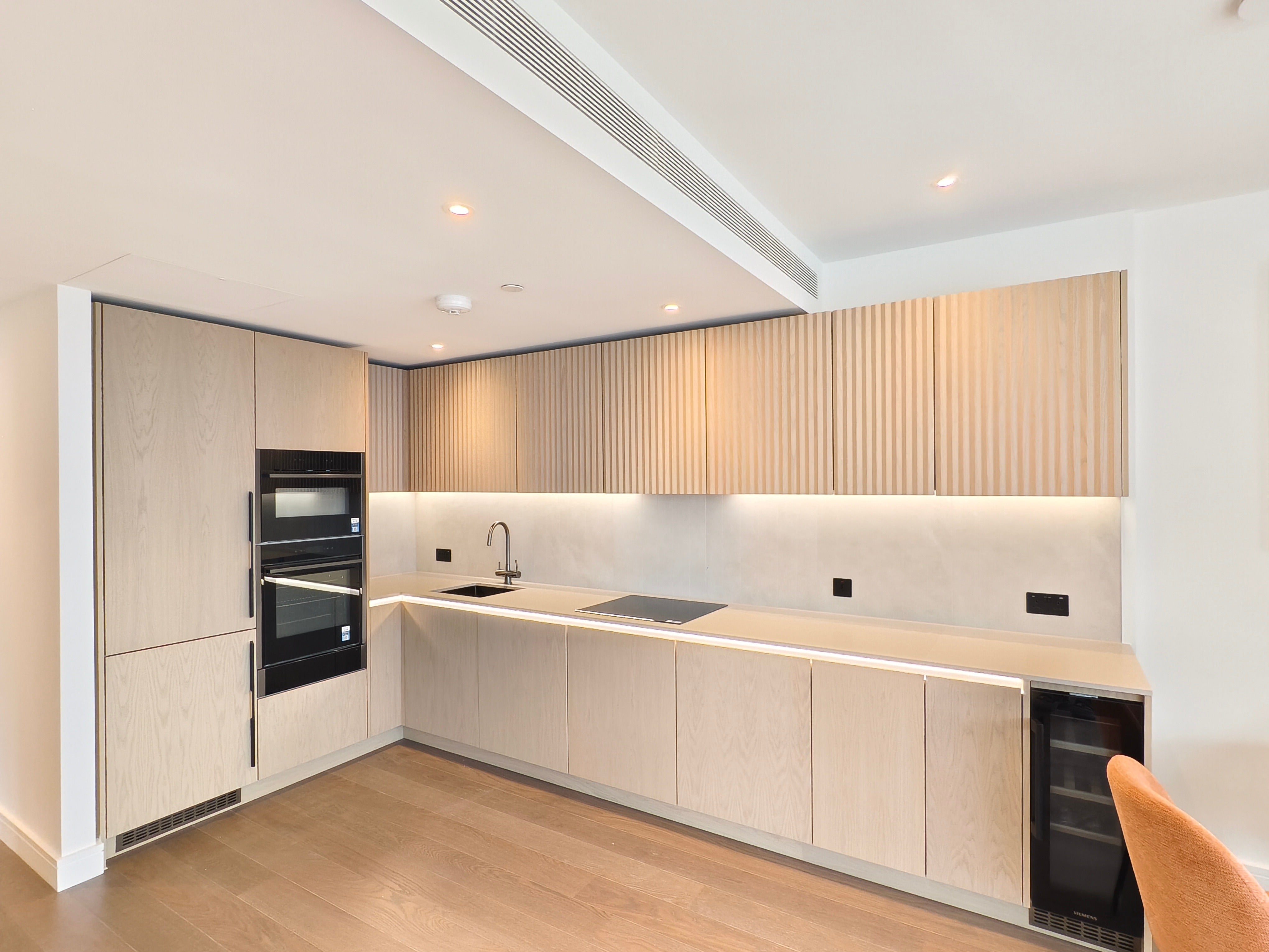 Flat Malthouse Road in Greater London