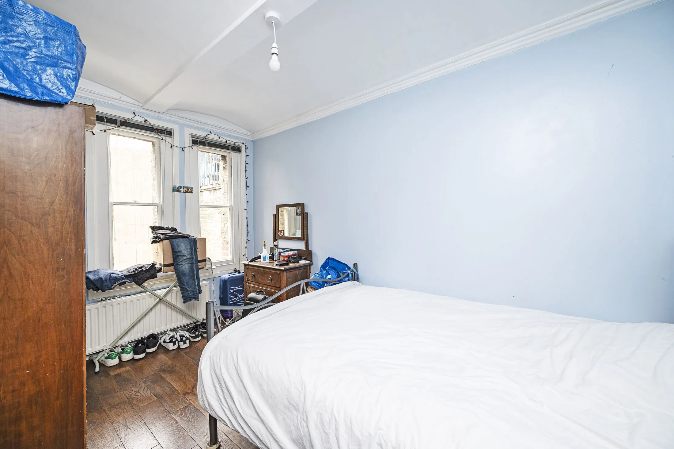 Flat Folgate Street in Greater London