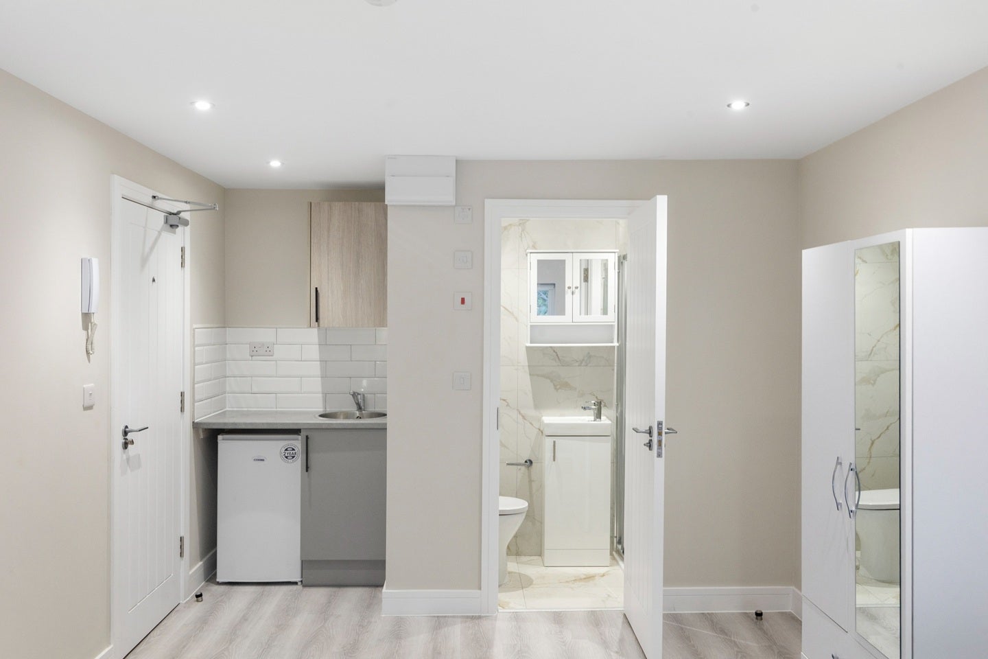 Flat Bexley Road in Greater London