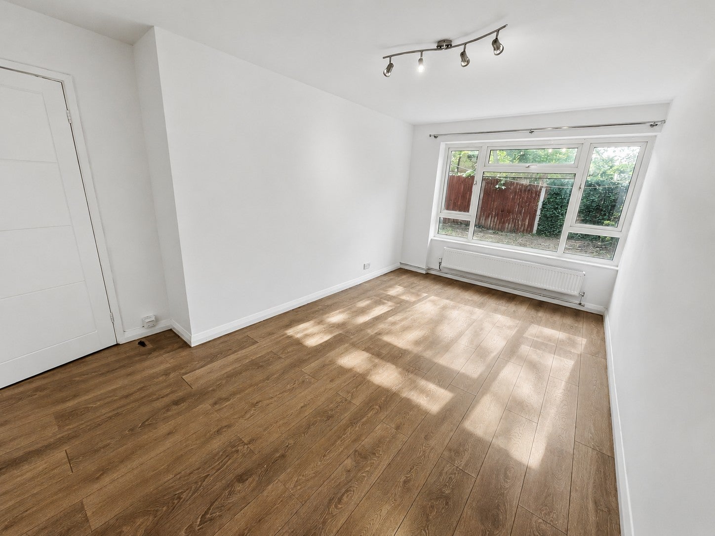 Flat Marescroft Road in Slough
