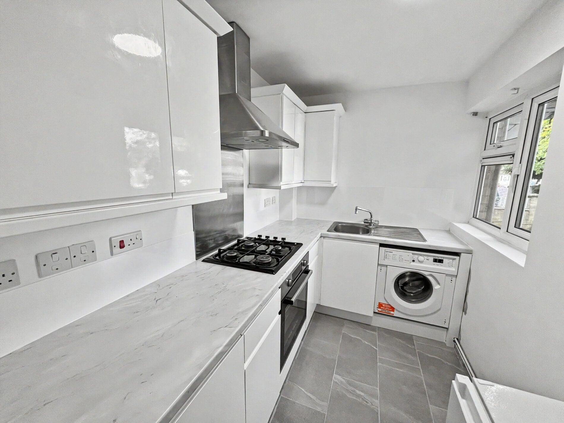 Flat Marescroft Road in Slough