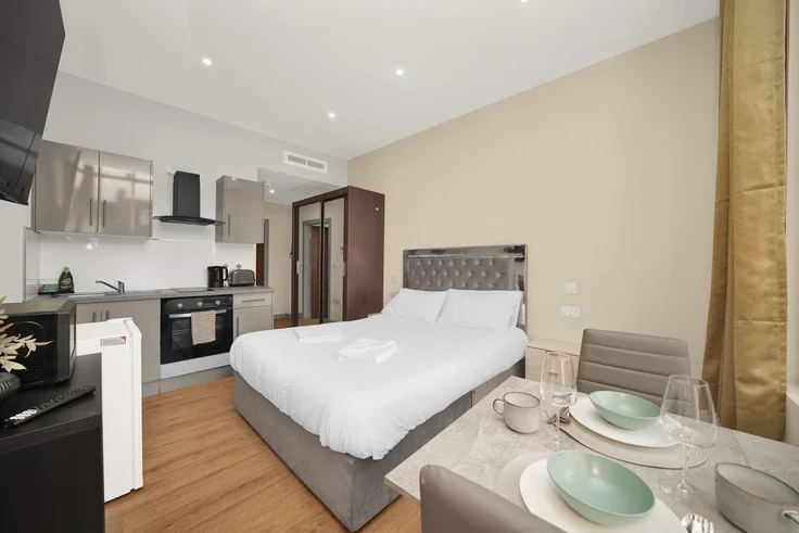 Flat Cranbrook Road in Greater London