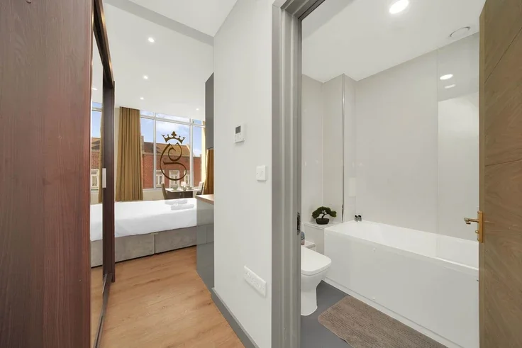 Flat Cranbrook Road in Greater London