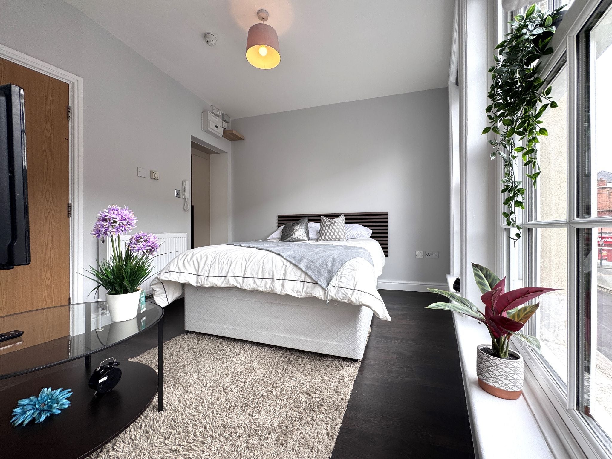 Flat Chichele Road in Greater London