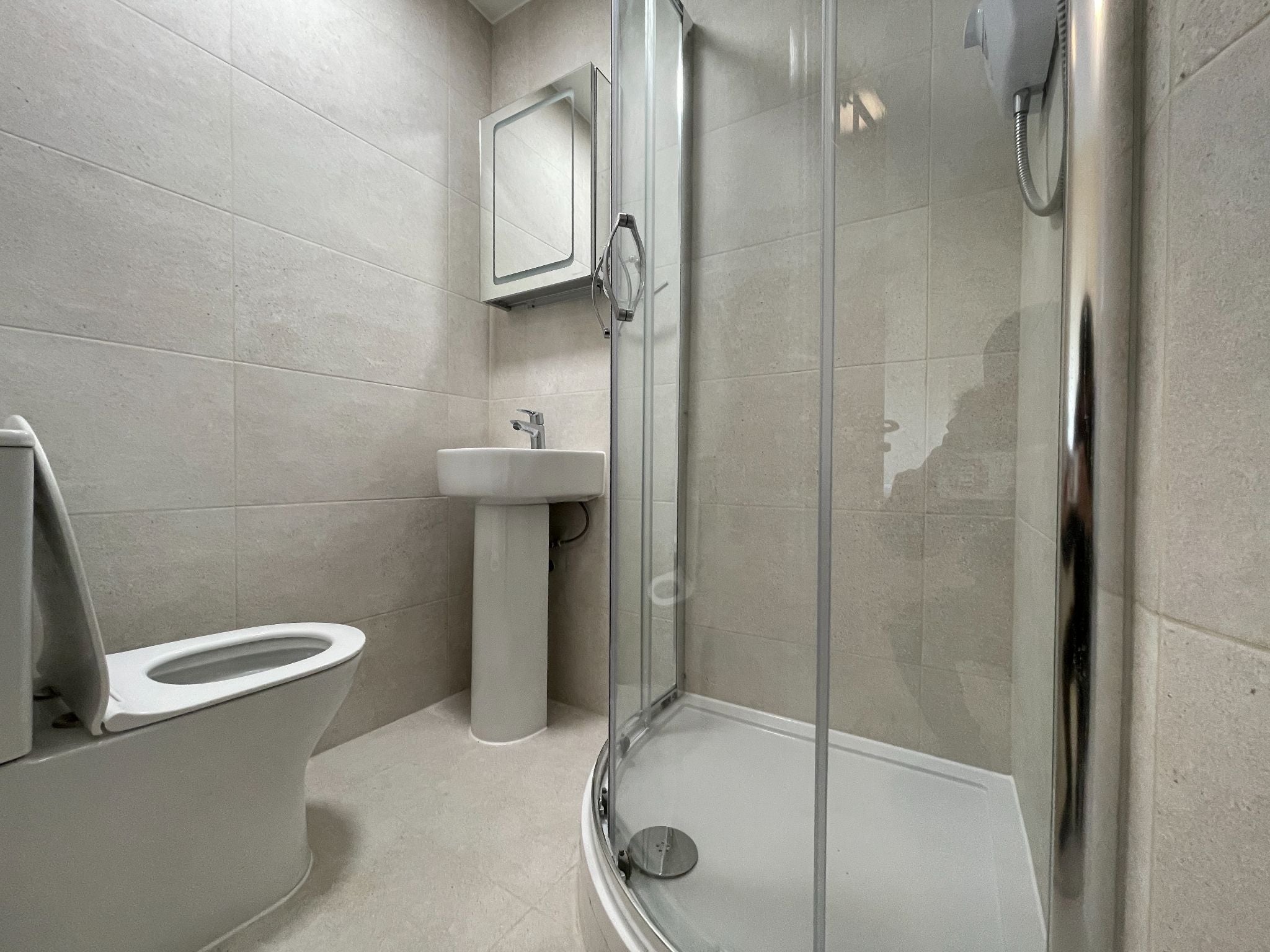 Flat Chichele Road in Greater London