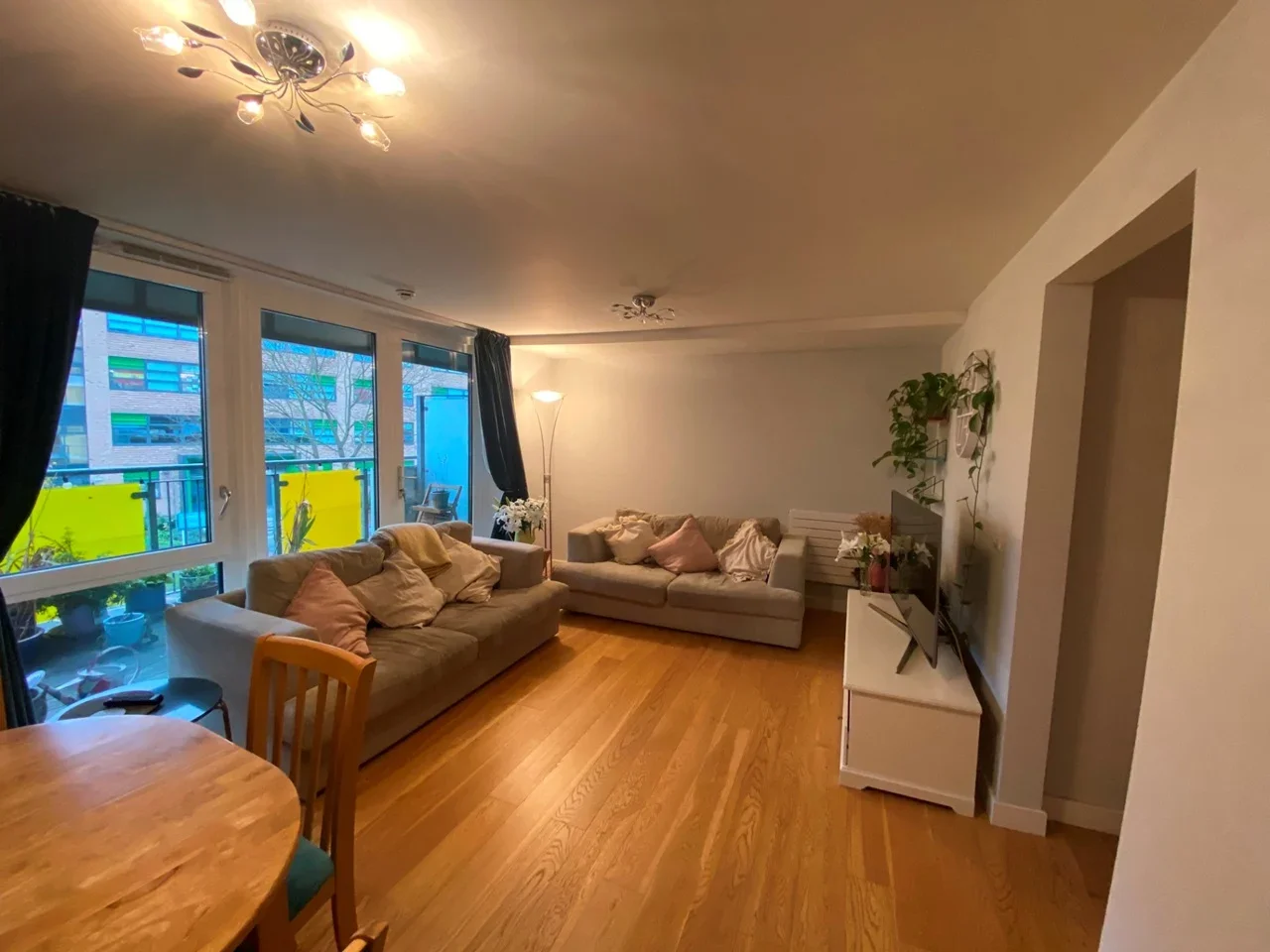 Flat Clarence Avenue in Greater London