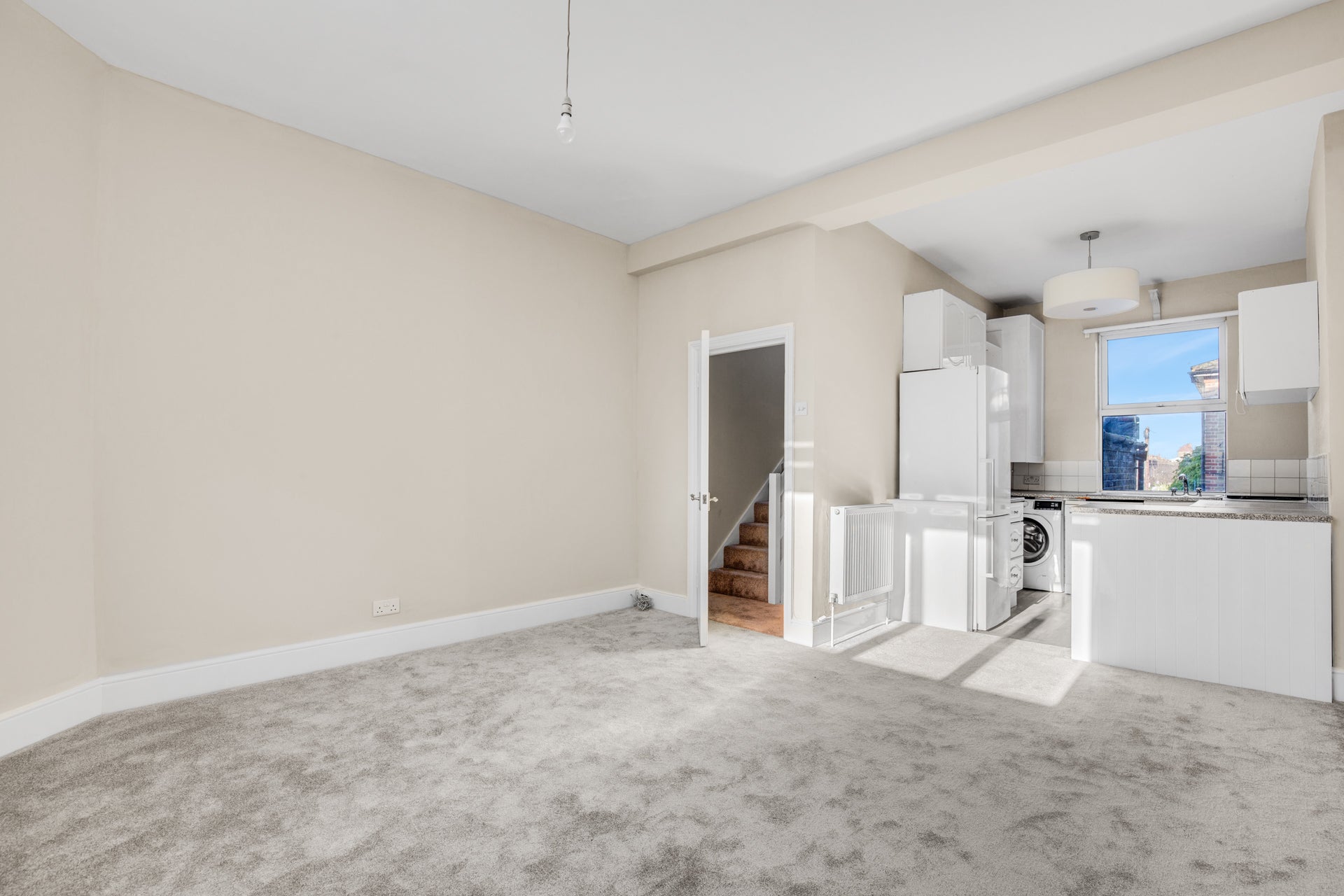 Flat Glenthorne Road in Greater London