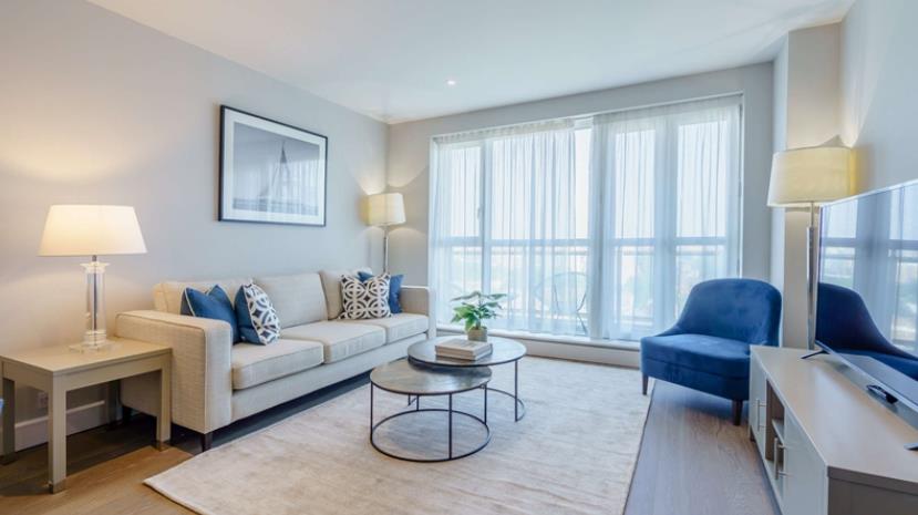 Flat Westferry Circus in Greater London