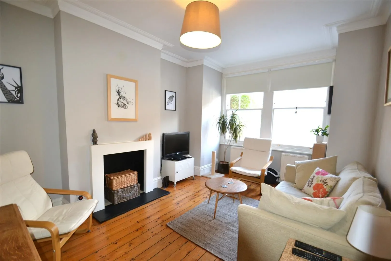 Flat Ashleigh Road in Greater London