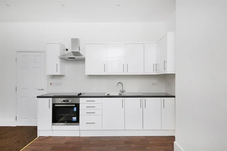 Flat Astbury Road in Greater London
