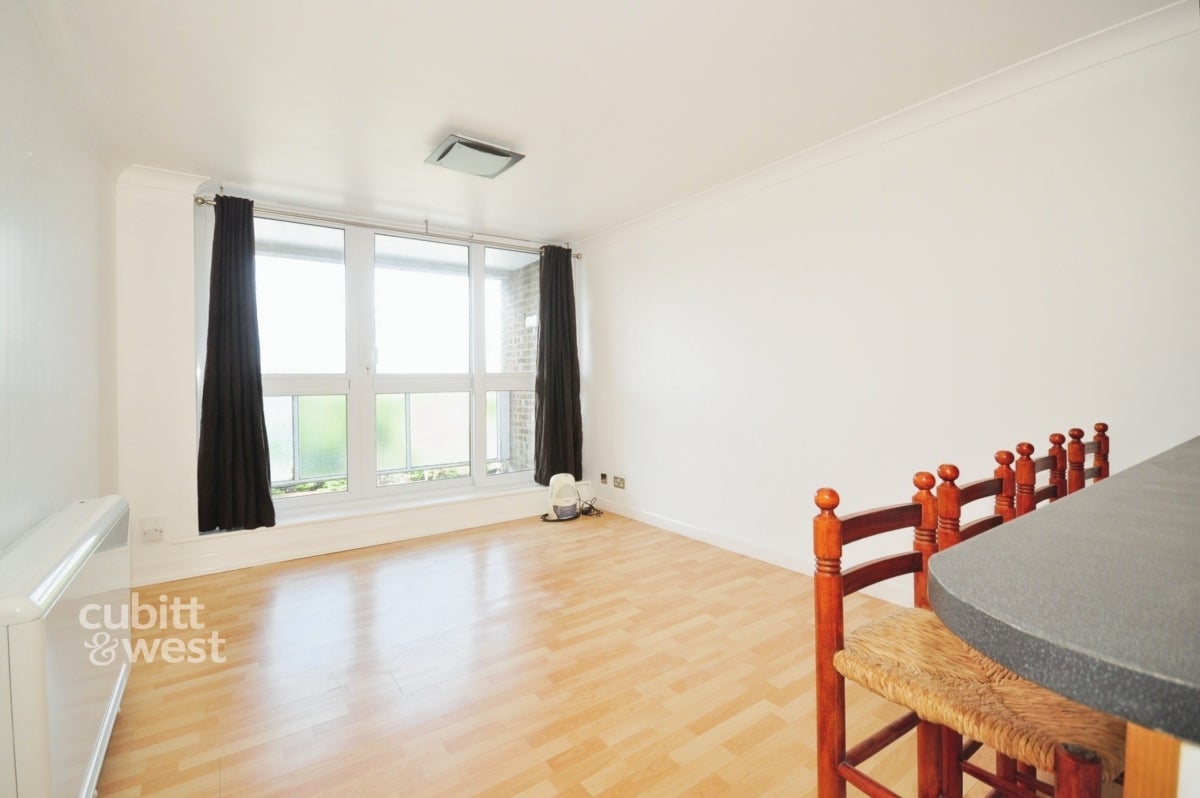 Flat Brighton Road in Worthing