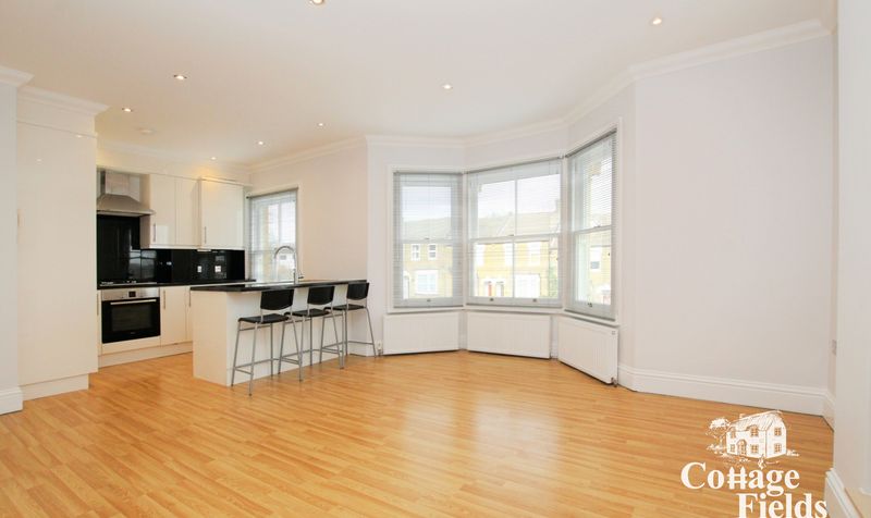 Flat Gordon Hill in Greater London