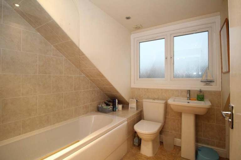 Room Clark Street in Greater London