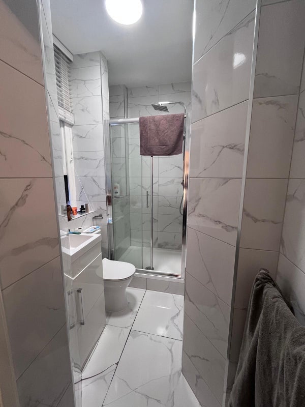 Flat Ashburnham Road in Greater London
