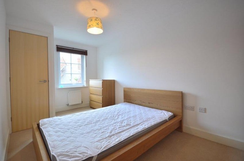 Flat Gainsborough Road in Warrington