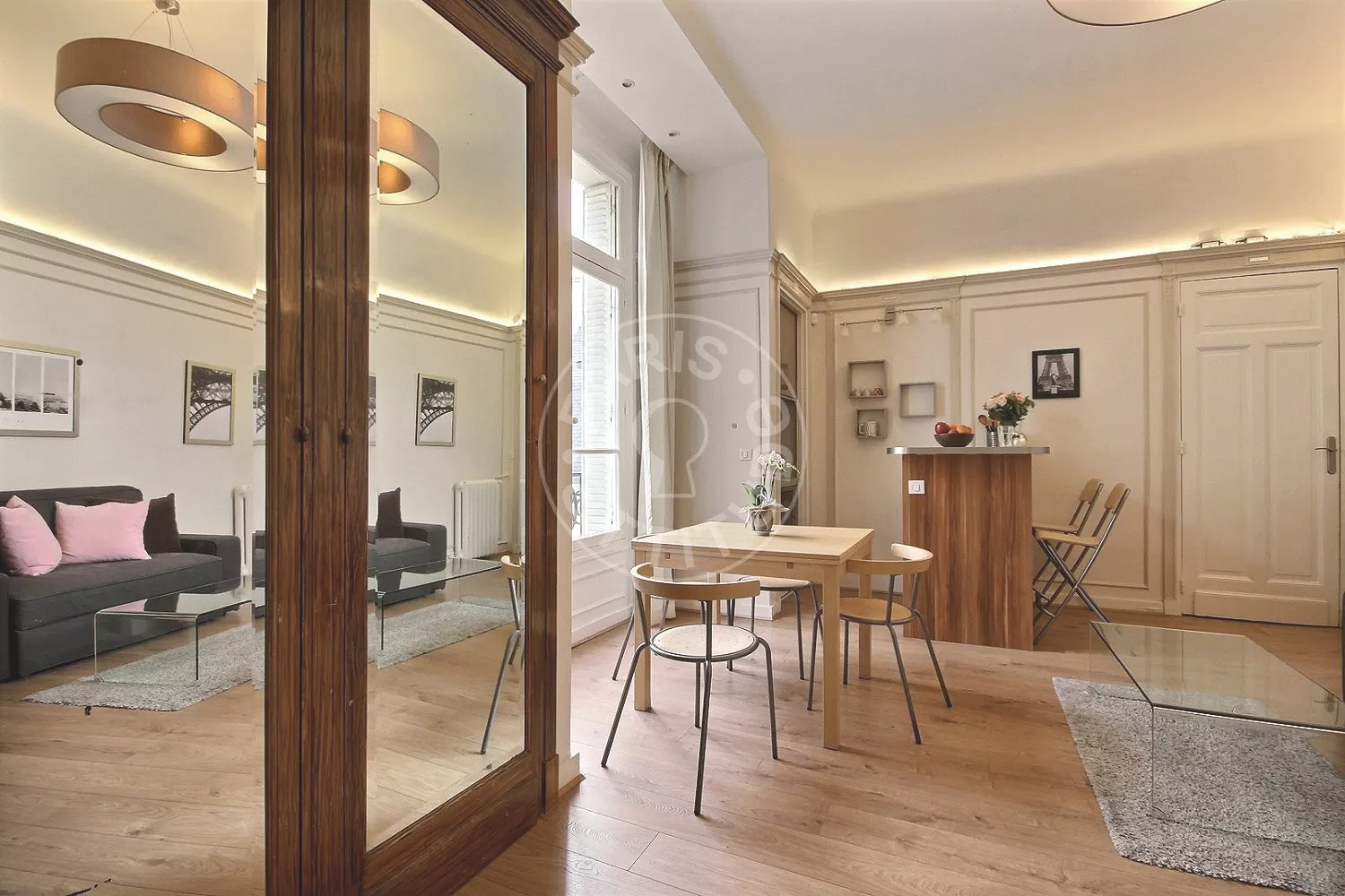 Appartement Avenue des Champs-Élysées à Paris