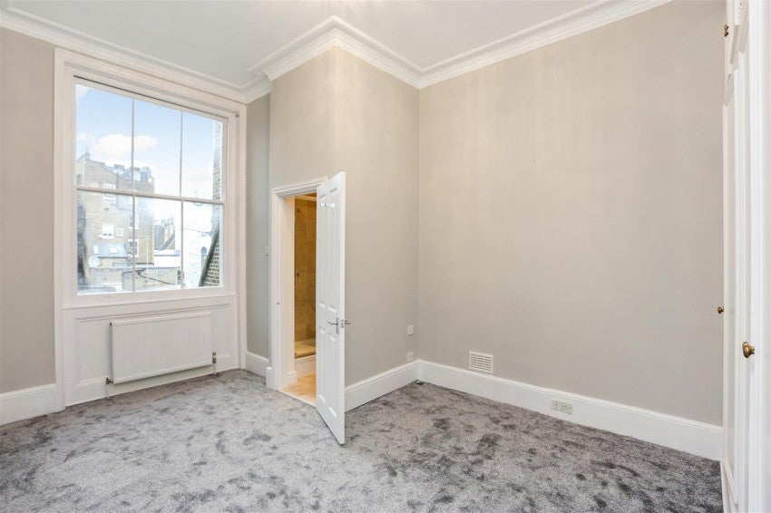 Flat Queen's Gate Place in Greater London