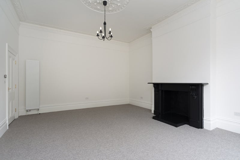 Flat Willow Road in Greater London