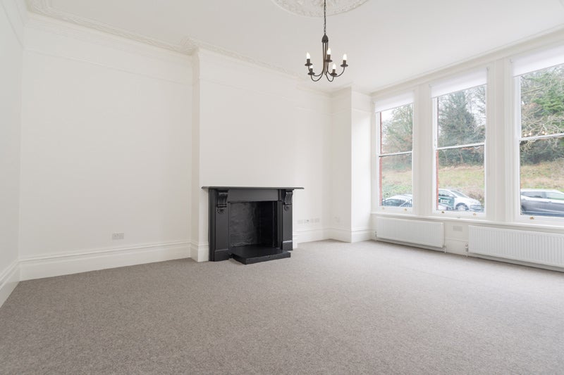 Flat Willow Road in Greater London