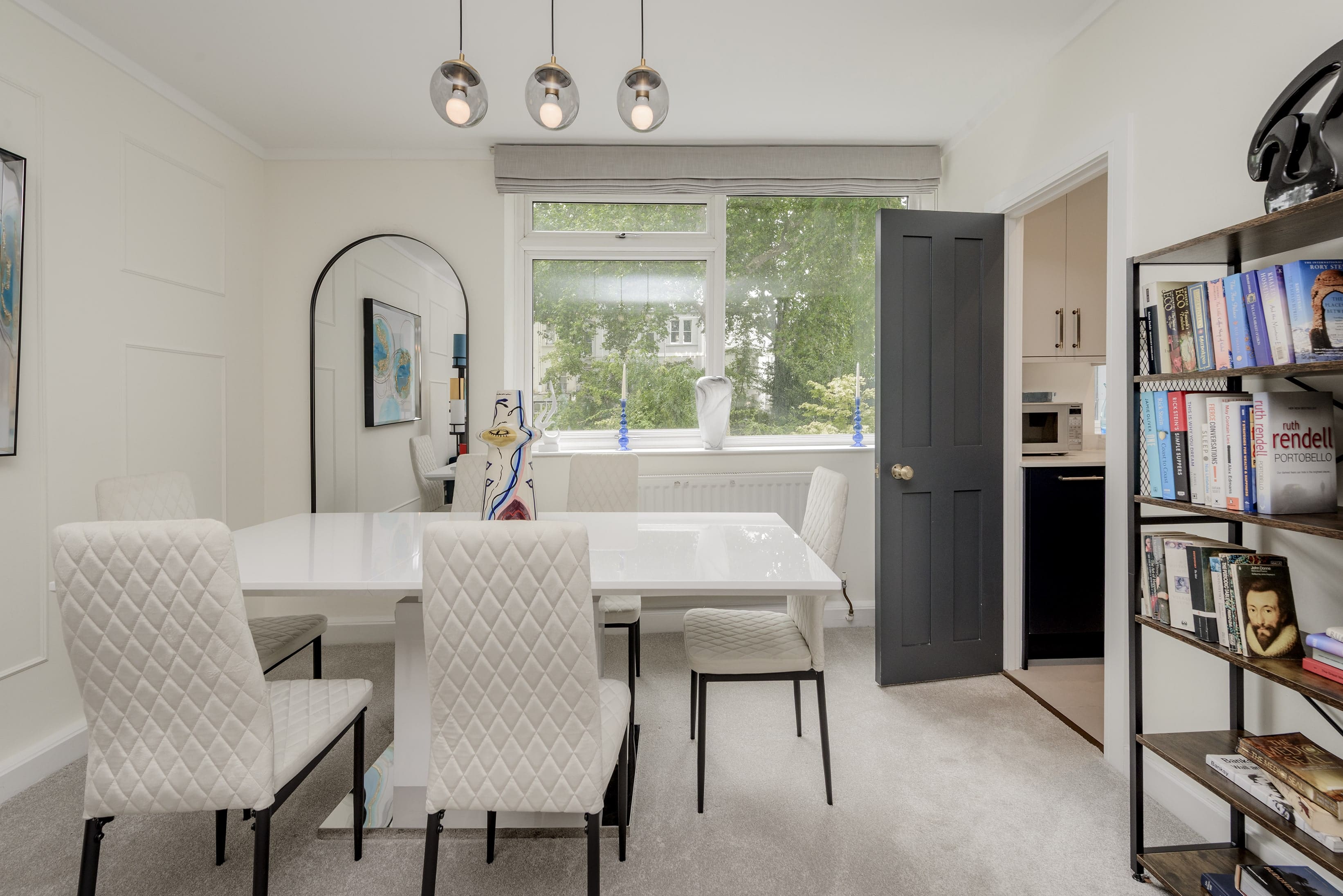 Flat Arundel Gardens in Greater London