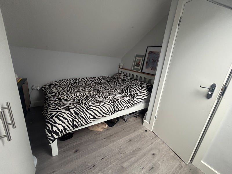 Room Seymour Avenue in Greater London