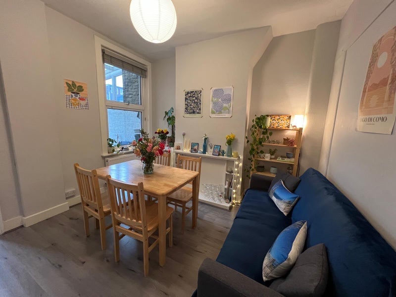 Room Seymour Avenue in Greater London