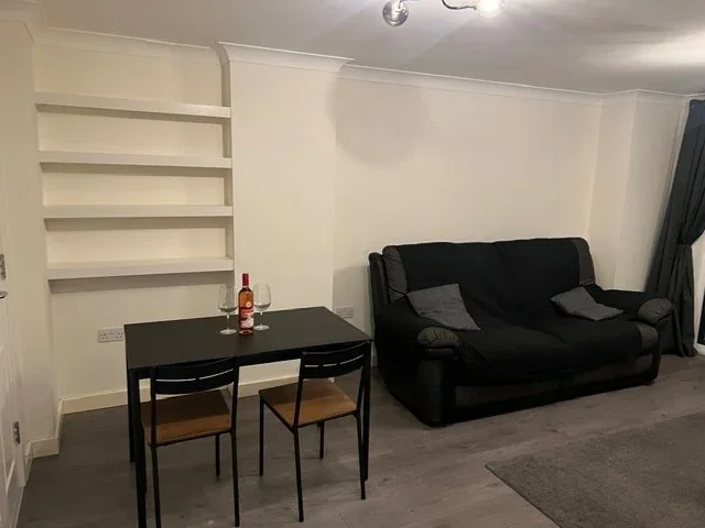 Flat Varcoe Road in Greater London