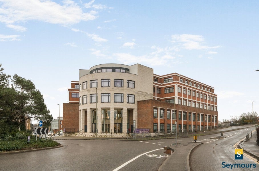 Flat Fox Lane North in Borough of Runnymede