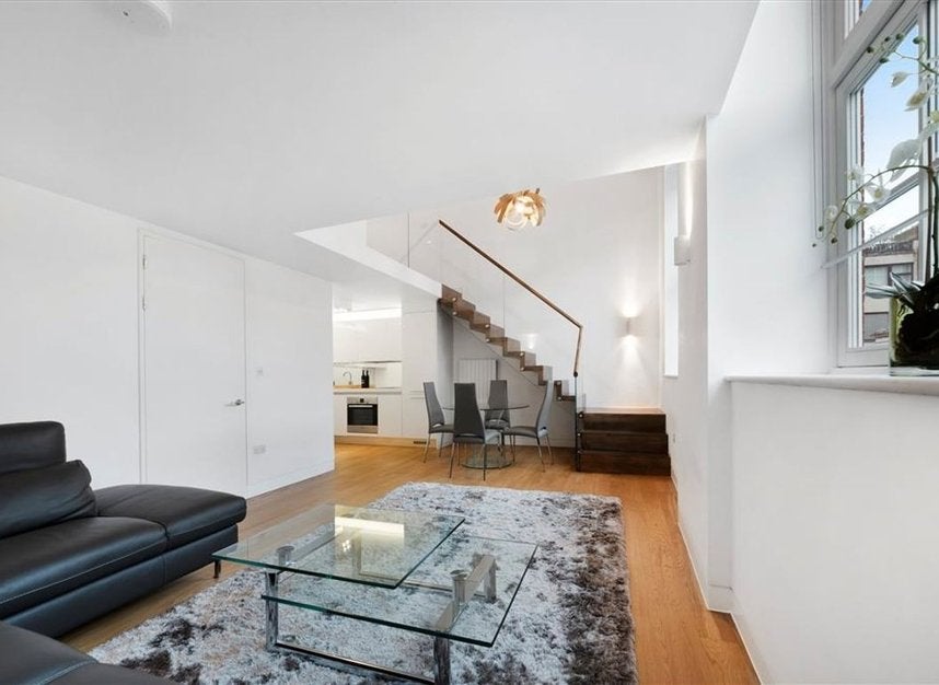 Flat Picton Place in City of Westminster