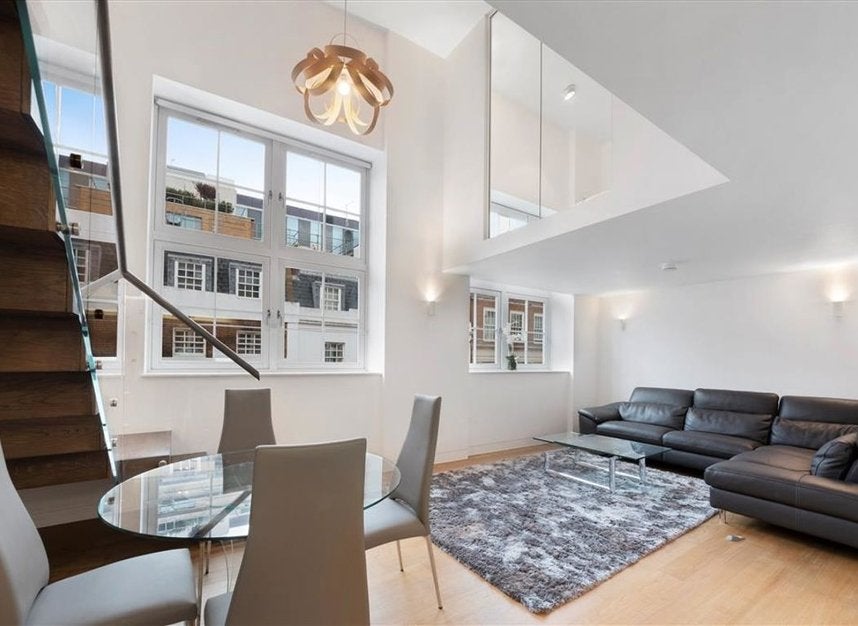 Flat Picton Place in City of Westminster