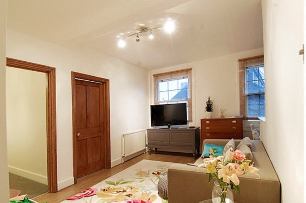 Flat Curtis Street in Greater London