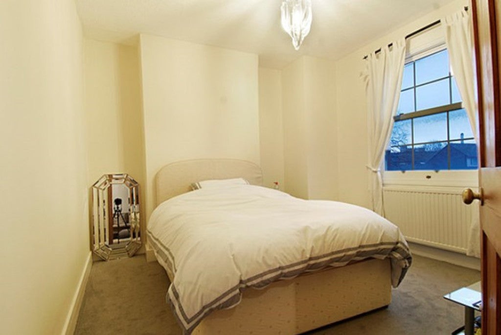 Flat Curtis Street in Greater London