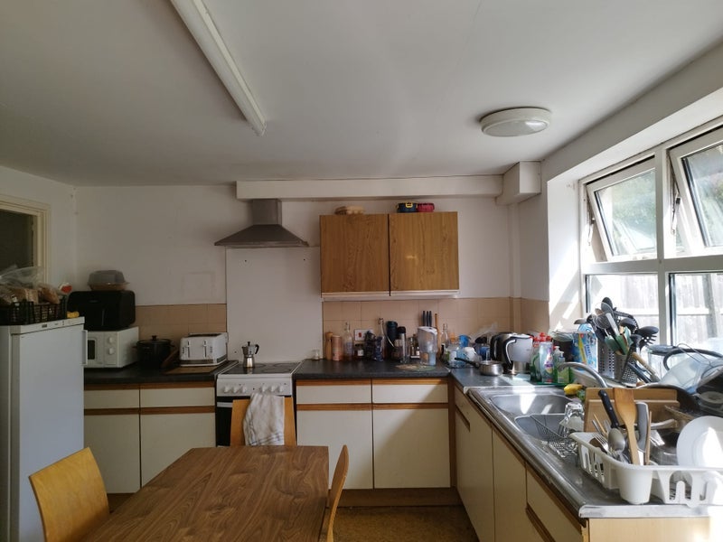 Room Hepburn Road in Bristol