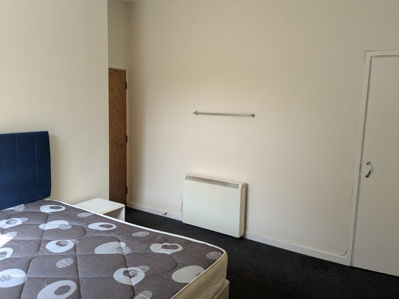 Room Hepburn Road in Bristol